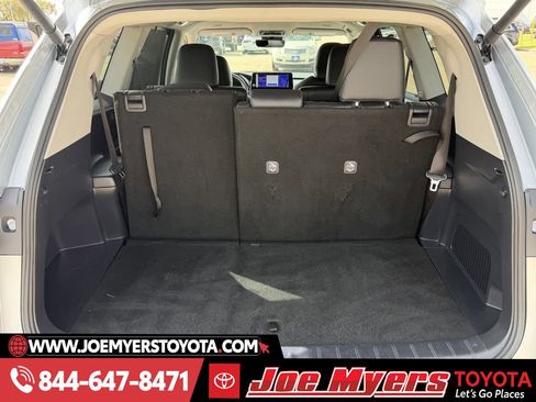 Used 2025 Toyota Grand Highlander FWD image 30