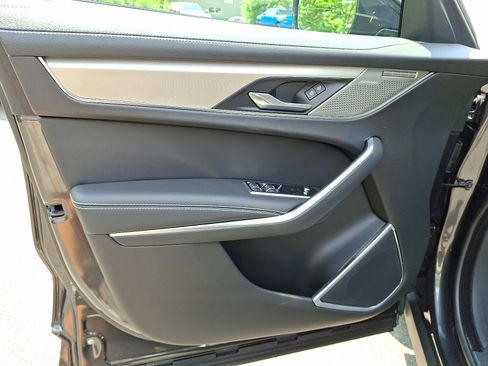 Certified 2025 Jaguar F-PACE R-Dynamic S image 13