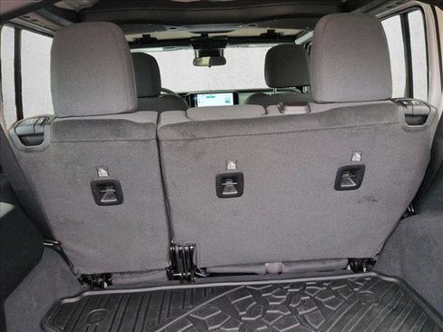 Used 2024 Jeep Wrangler Sport S image 18