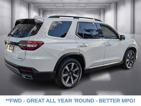 Used 2025 Honda Pilot Touring image 6