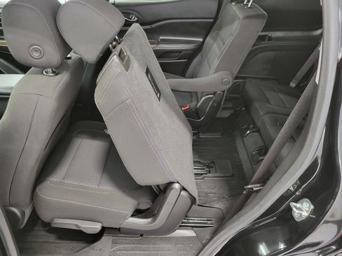 Used 2023 GMC Acadia SLE w/ Driver Convenience Package image 24