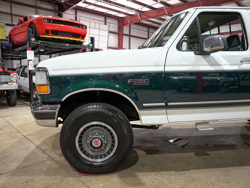 Used 1992 Ford F250 4x4 Regular Cab image 3