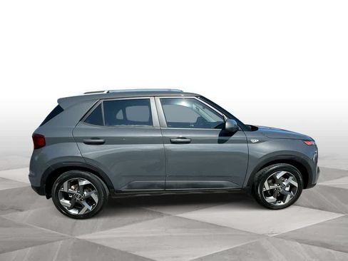 Used 2024 Hyundai Venue SEL FWD image 9