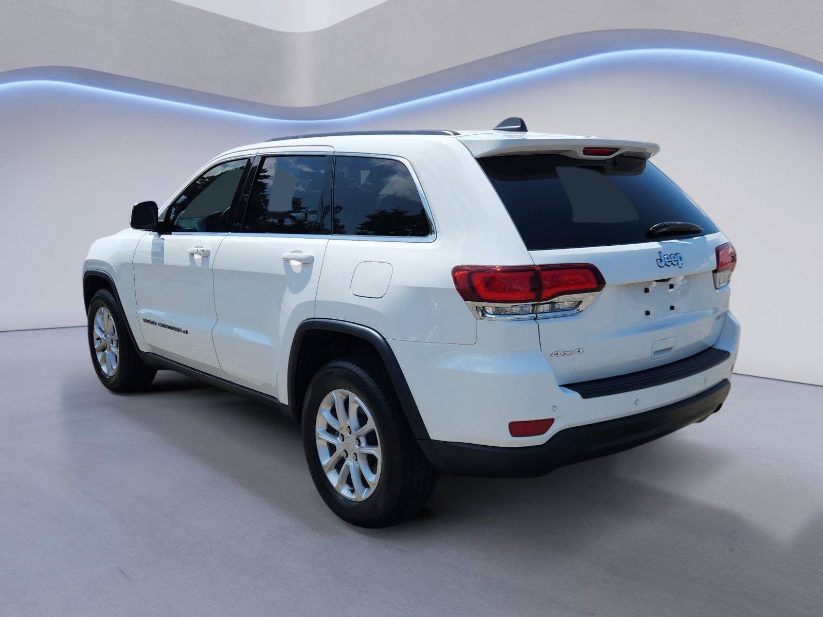 Used 2022 Jeep Grand Cherokee Laredo X AWD/4WD image 5