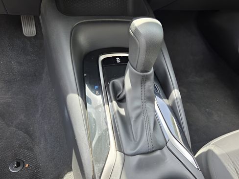 Used 2025 Toyota Corolla LE FWD image 20
