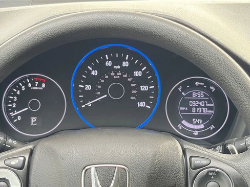Used 2018 Honda HR-V EX image 32