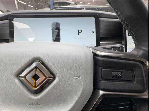 Used 2025 Rivian R1S Adventure AWD/4WD image 44