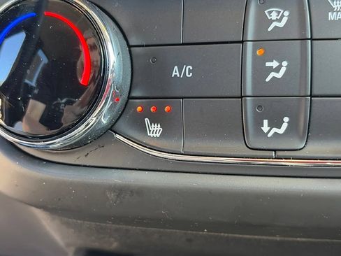 Used 2022 Chevrolet TrailBlazer LT w/ Confidence II Package FWD image 33