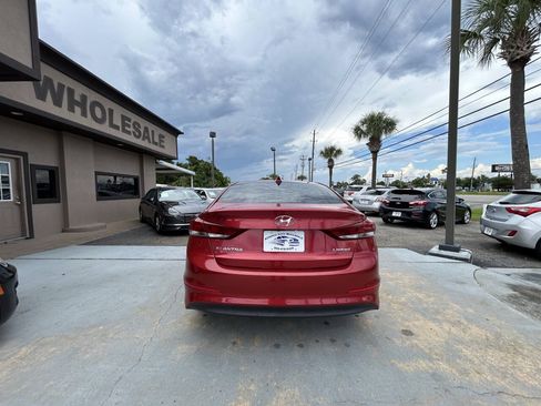 Used 2017 Hyundai Elantra Limited w/ Limited Tech Package 04 FWD image 7