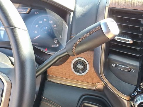 Used 2024 RAM 2500 Limited image 15