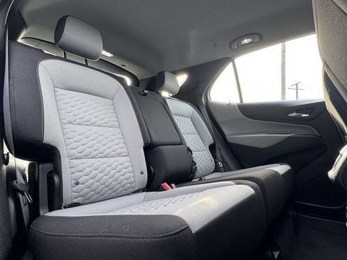 Used 2020 Chevrolet Equinox LS image 32