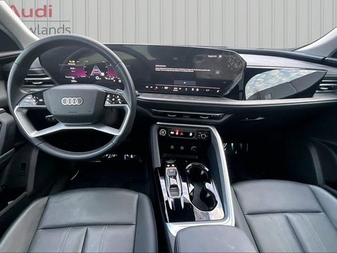 Used 2025 Audi Q5 Premium w/ Convenience Package image 7