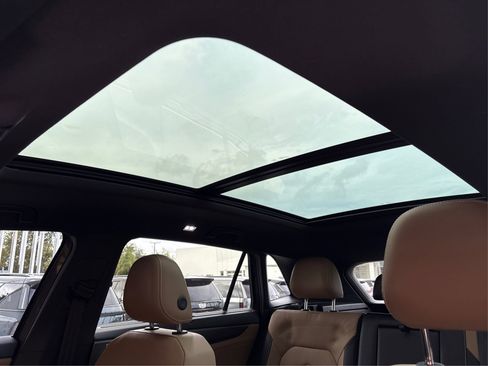 Used 2024 Volkswagen Atlas Cross Sport SE w/ Panoramic Sunroof Package FWD image 30