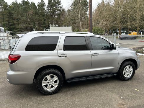 Used 2019 Toyota Sequoia SR5 image 4