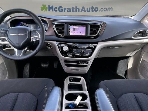 Used 2024 Chrysler Voyager LX FWD image 9