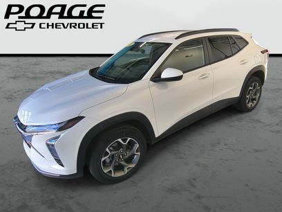 Used 2025 Chevrolet Trax LT w/ Driver Confidence Package