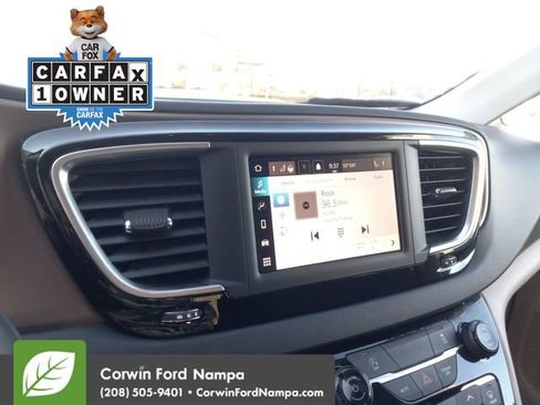 Used 2023 Chrysler Voyager LX image 16