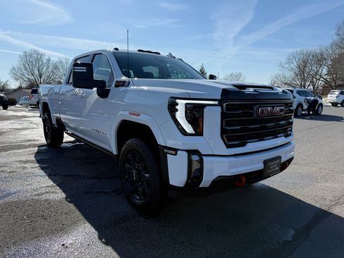 Used 2024 GMC Sierra 2500 AT4 w/ AT4 Premium Plus Package image 9