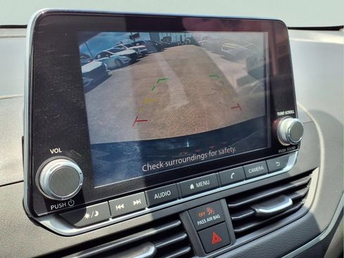 Used 2025 Nissan Altima 2.5 S FWD image 17