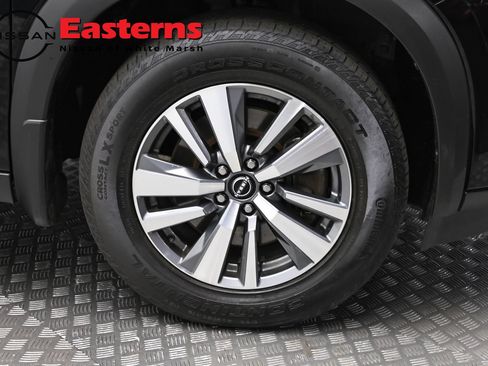 Used 2023 Nissan Pathfinder SL AWD/4WD image 31