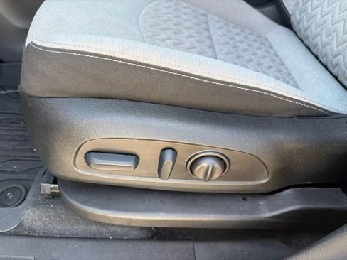 Used 2024 Chevrolet Equinox LT FWD image 12