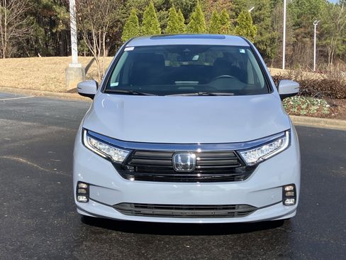 Certified 2024 Honda Odyssey Elite image 3