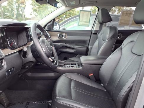 Certified 2023 Kia Sorento X-Line EX AWD/4WD image 9