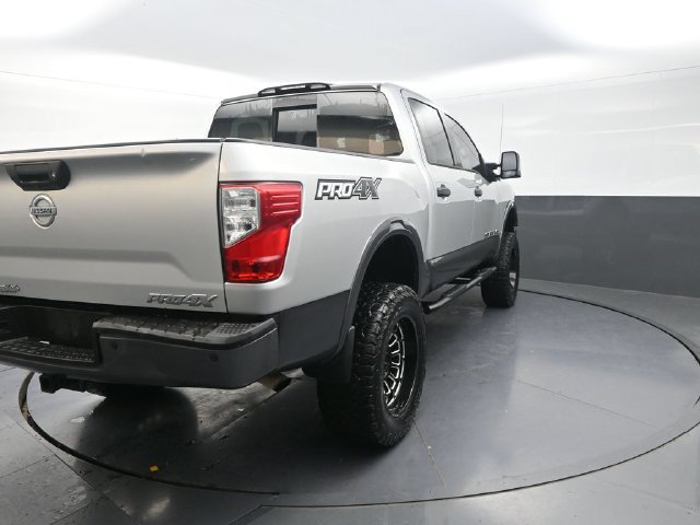 Used 2018 Nissan Titan PRO-4X w/ Pro-4x Convenience Package AWD/4WD image 8