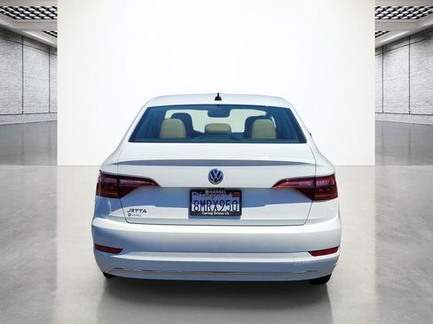 Used 2019 Volkswagen Jetta SEL w/ Cold Weather Package FWD image 8