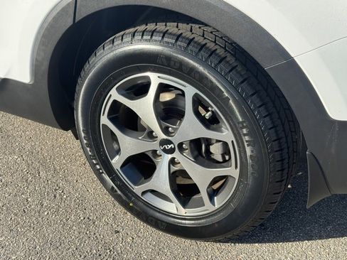 Certified 2022 Kia Telluride EX w/ Towing Package image 6