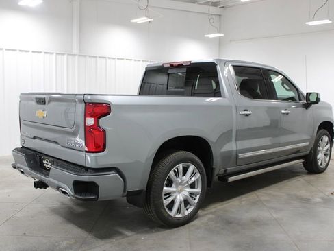 New 2026 Chevrolet Silverado 1500 High Country AWD/4WD image 9
