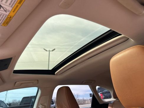 Used 2021 Lexus RX 350L 350L w/ Premium Package image 18