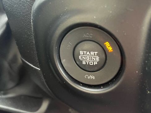 Used 2022 Jeep Gladiator Sport image 31