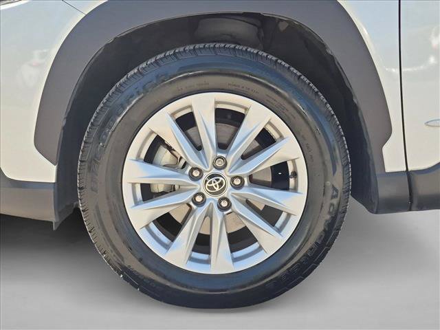 Used 2022 Toyota Corolla Cross LE w/ Moonroof Package FWD image 23
