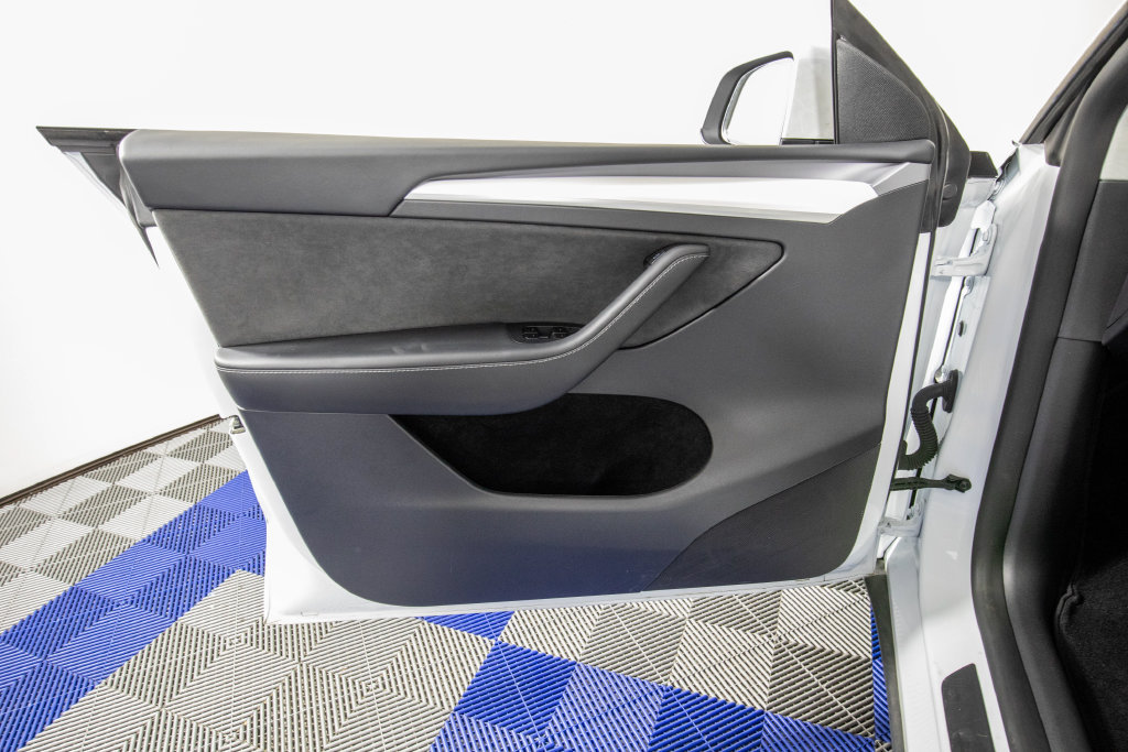 Used 2025 Tesla Model Y Performance AWD/4WD image 14