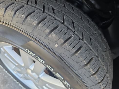 Used 2009 Ford Explorer Sport Trac XLT AWD/4WD image 22