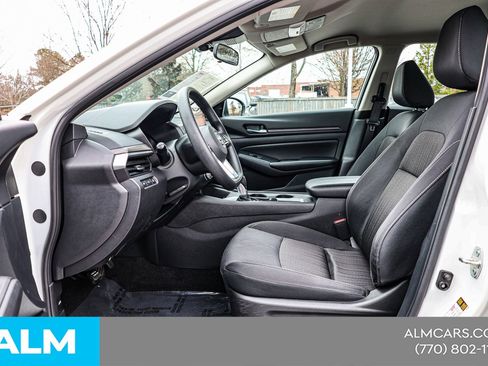 Used 2025 Nissan Altima 2.5 SV image 18