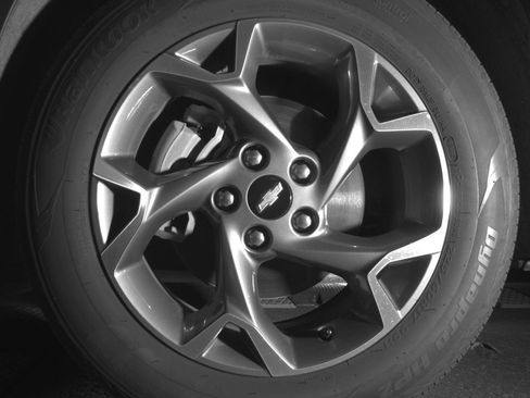 Used 2025 Chevrolet Trax LT FWD image 12