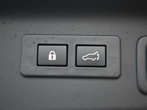 Used 2025 Subaru Forester Sport image 17