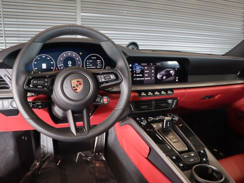 Used 2025 Porsche 911 Carrera RWD image 14