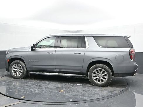 Used 2023 Chevrolet Suburban Premier image 7