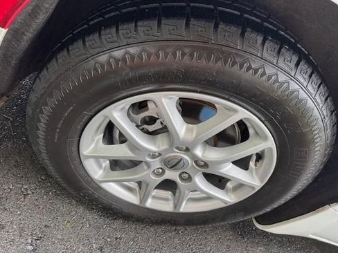 Used 2021 Chrysler Voyager Lxi w/ Cold Weather Group image 17