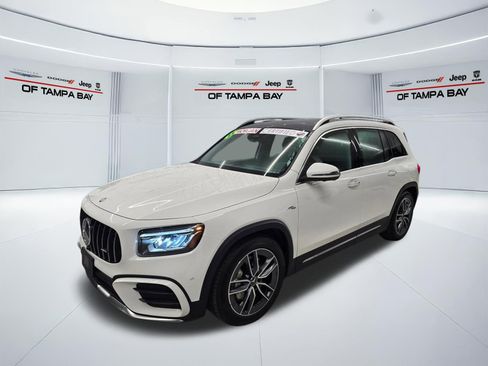 Used 2025 Mercedes-Benz GLB 35 AMG 4MATIC image 2