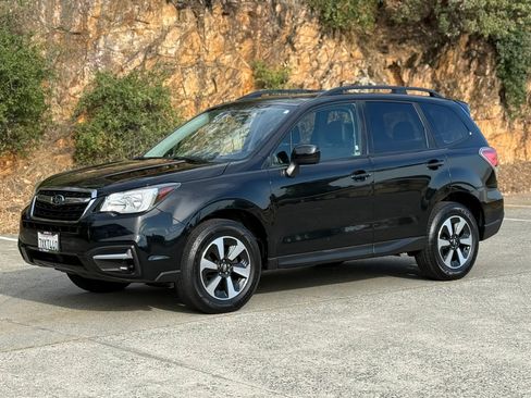 Used 2017 Subaru Forester 2.5i Premium w/ All-Weather Package AWD/4WD image 2