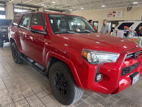Certified 2024 Toyota 4Runner SR5 Premium w/ Moonroof Package RWD image 2