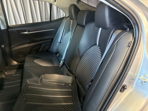Used 2021 Toyota Camry SE w/ Convenience Package FWD image 2