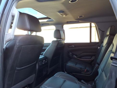 Used 2018 GMC Yukon SLT image 12