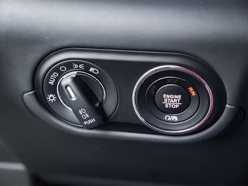 Certified 2022 Maserati Levante GT image 22