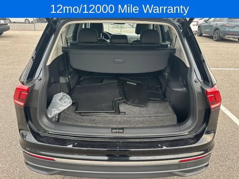Used 2022 Volkswagen Tiguan SE FWD image 13