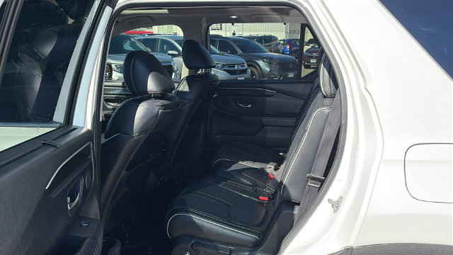Used 2023 Honda Pilot Elite image 23